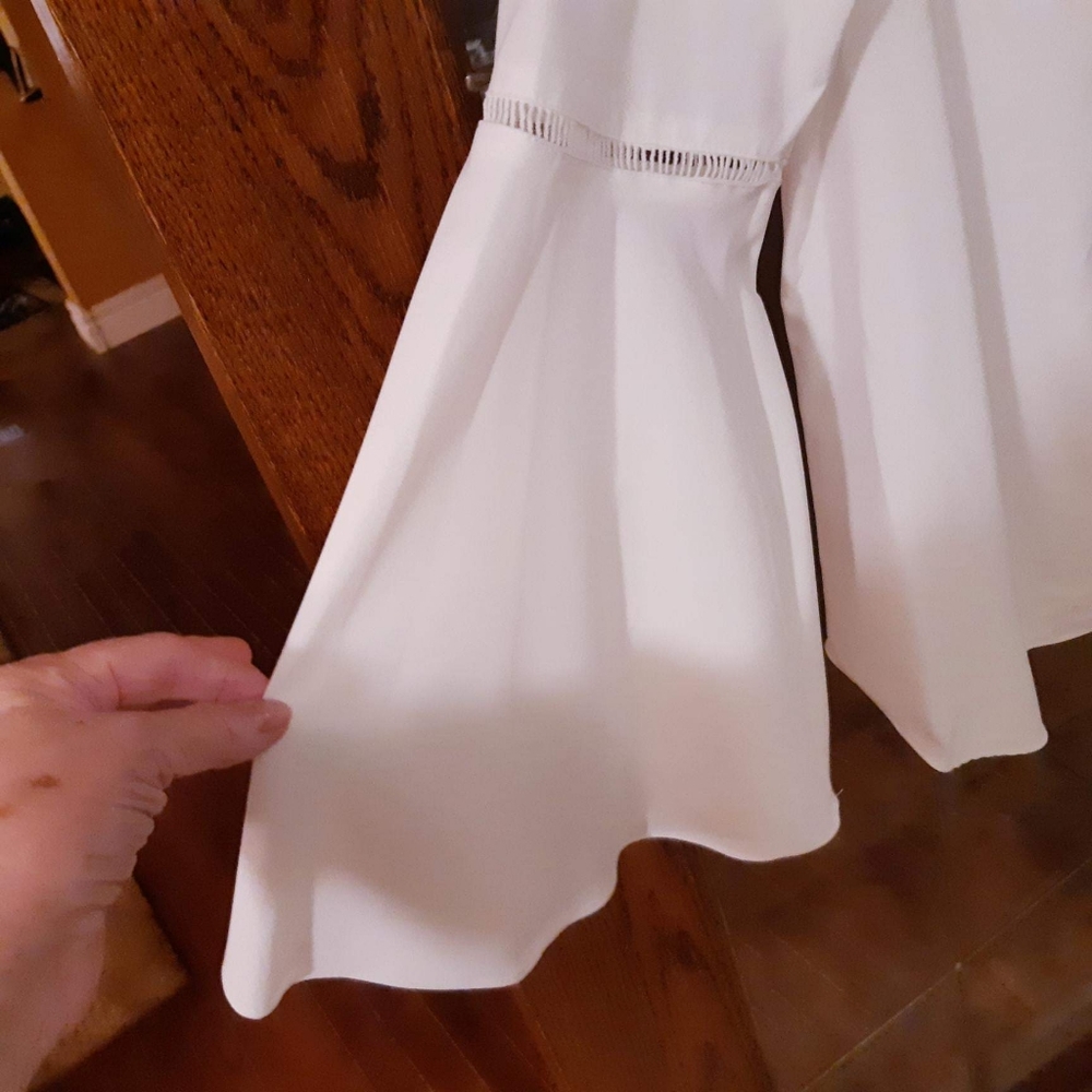 White Tie-up Top - NWT👌 - Picture 4 of 5